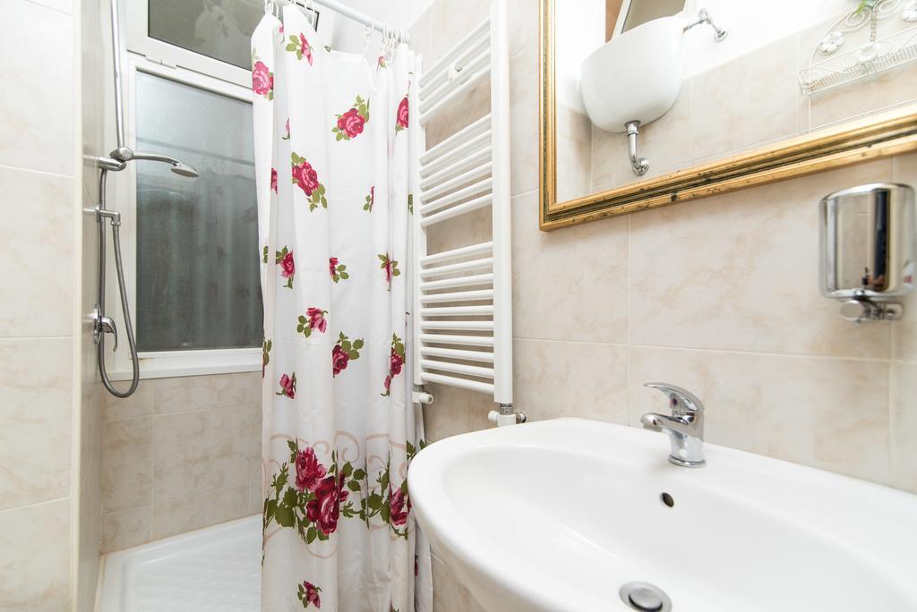 Le Rose B&B Rome Bagian luar foto